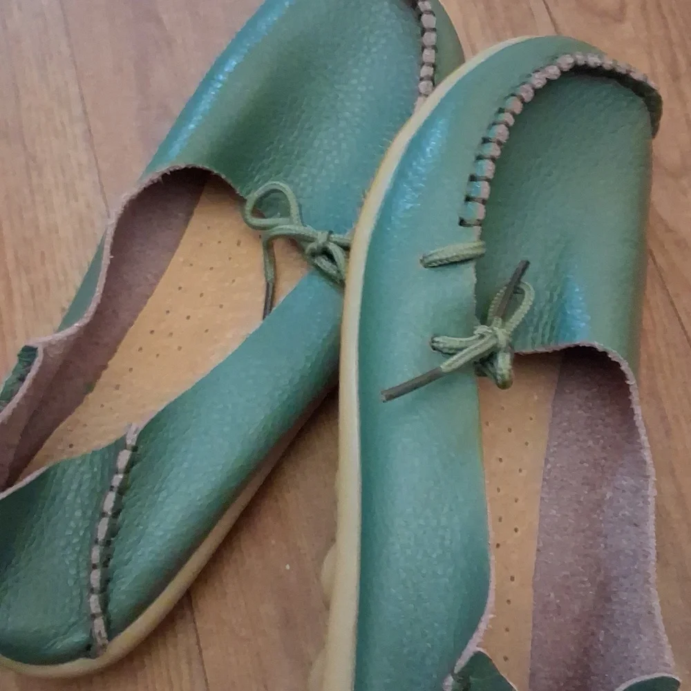Green Leather Women's Loafer Moccasin Shoes - Picture 5 of 5